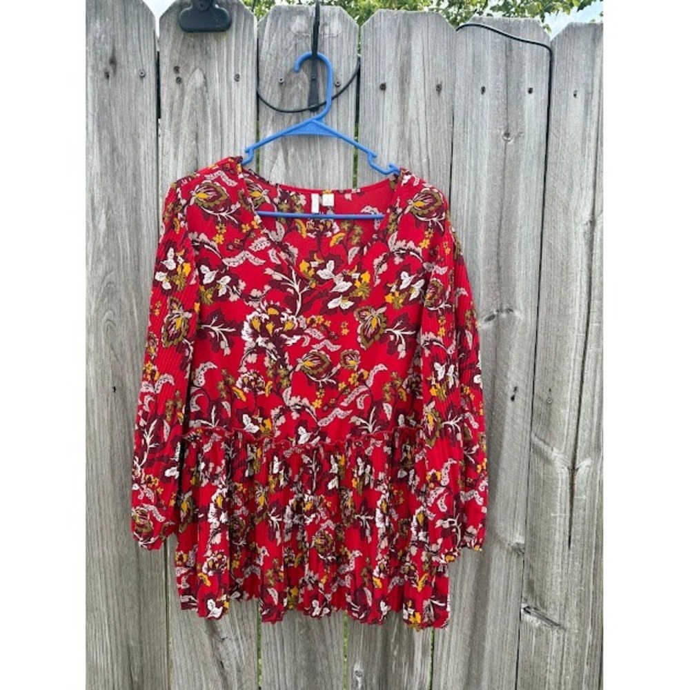 Boho Floral Pleated BP Babydoll Top Size Large Red V-Neck Empire Waist Blouse